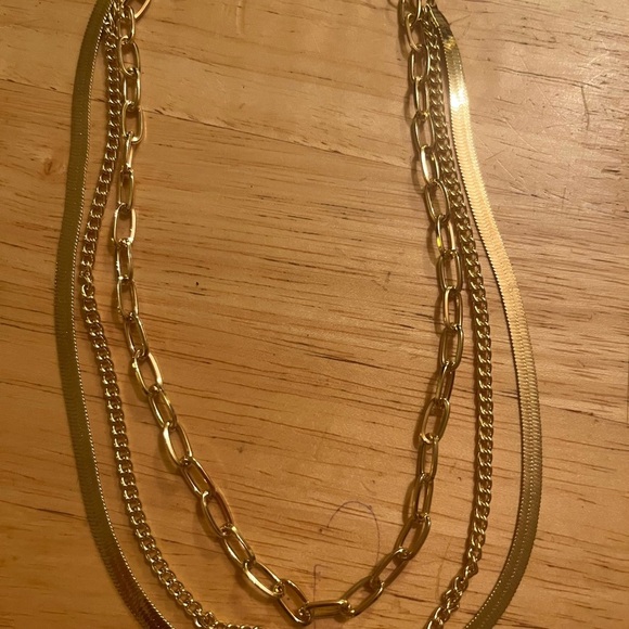Layered Chain Necklace - Picture 3 of 4
